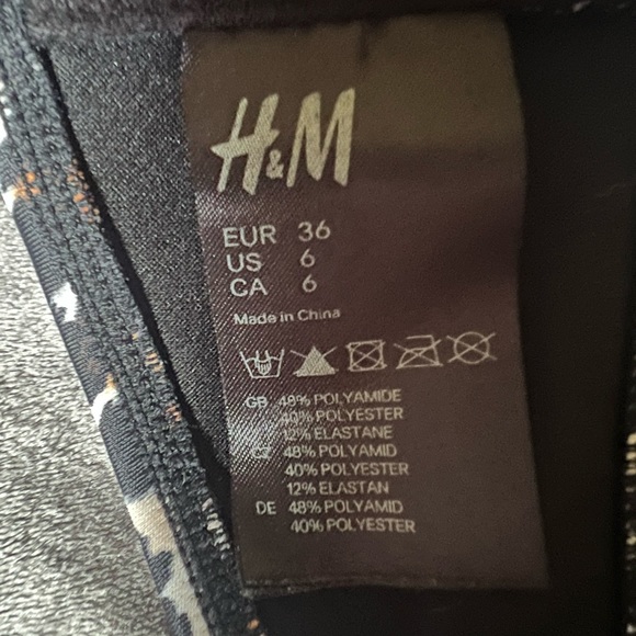 ❣️Leopard print H&M Bikini Top ❣️ - Picture 2 of 2